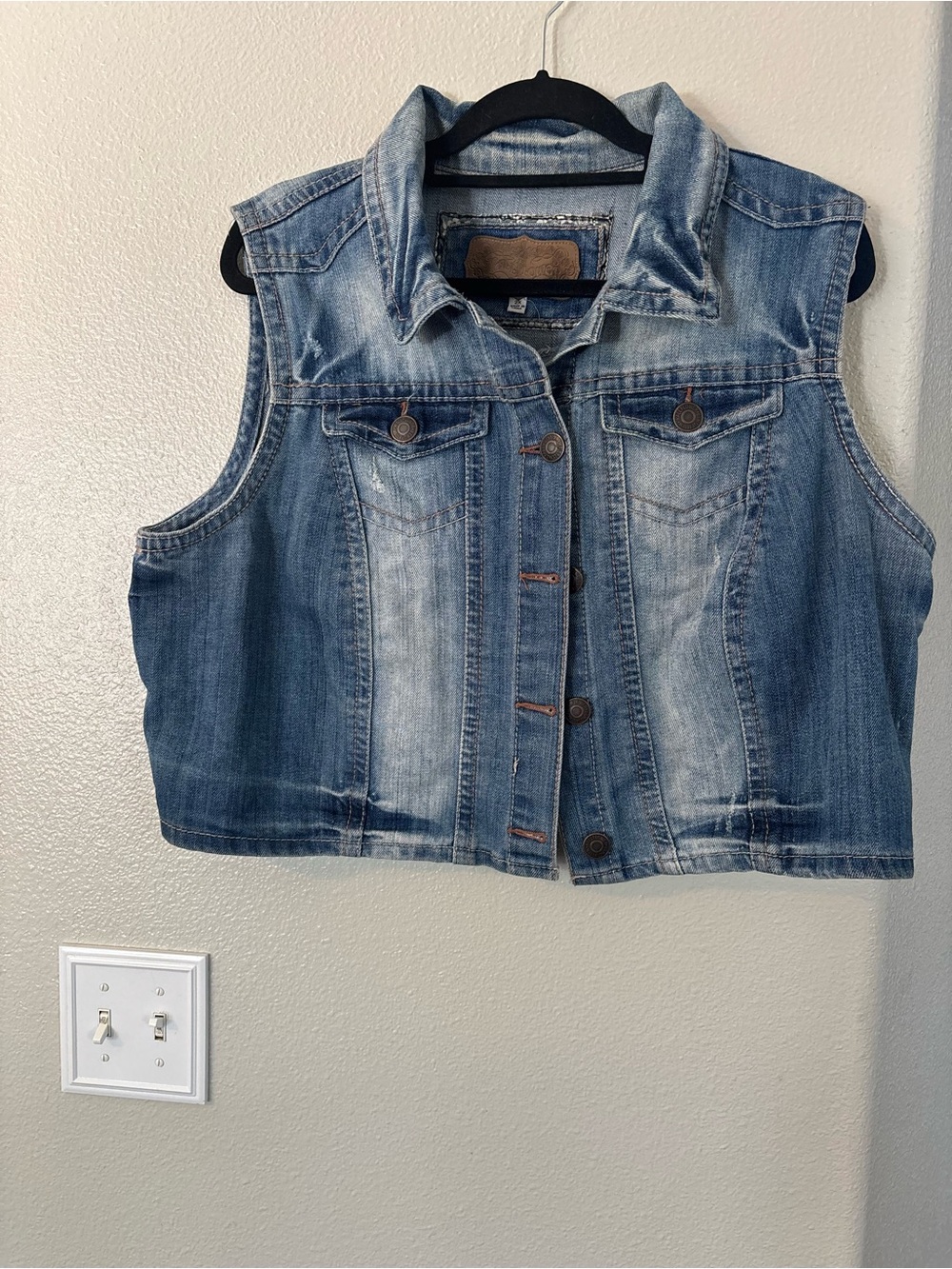 WallFlower Distressed Cropped Denim Jean Vest Jacket Button Up 2X / 18W